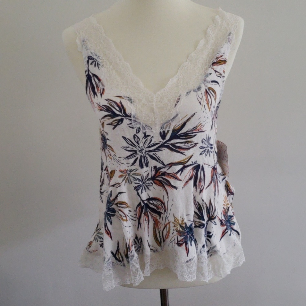Free People Top NWT - Picture 2 of 4